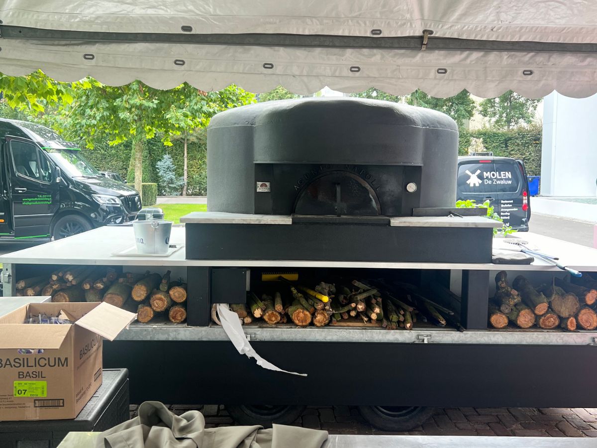 pizza-di-valentino-huist-in-het-oude-honingcomplex-in-nijmegen